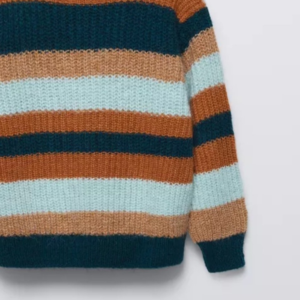 Zara Sweater - Picture 2 of 7